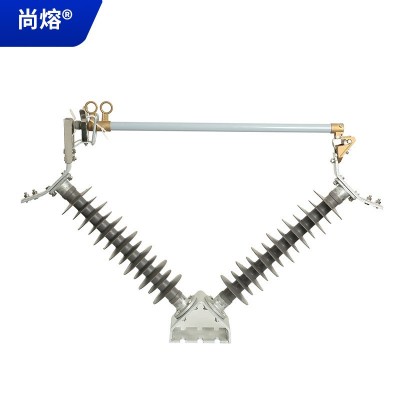 35KV跌落式熔断器FDGW-40.5KV200A风电场防风V羊角型跌落式熔断器图2