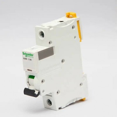 施耐德断路器 EA9AN3P C63A 微型断路器 施耐德电气***原装 1个