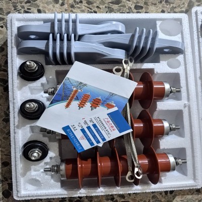 10KV高压氧化锌避雷器HY5WS-17/50L脱扣式避雷器带脱离器安装支架图2