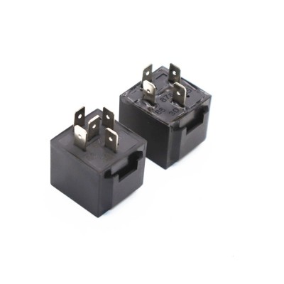 跨境供应汽车继电器JD1914 12V/24V 40A 带铁片安装配5线插座